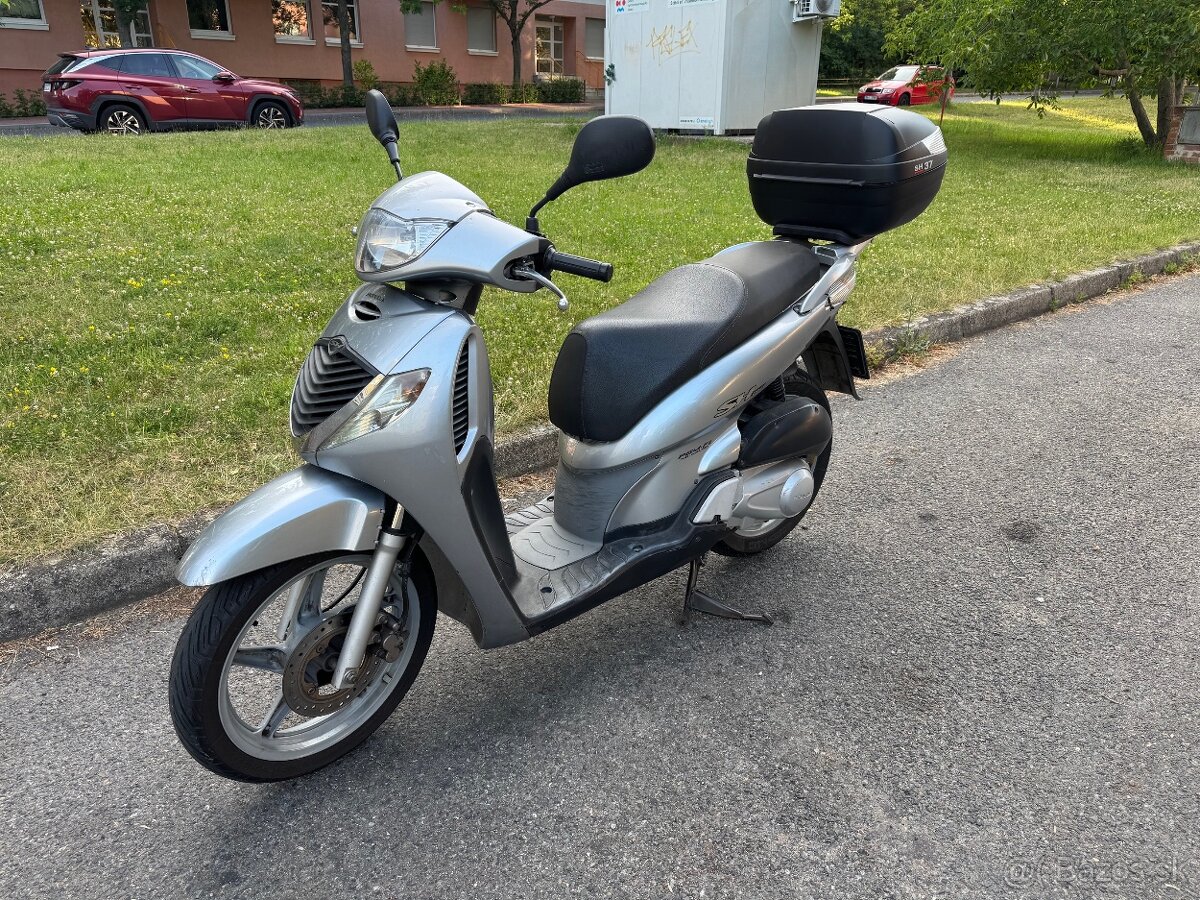 Honda SH 150. rok 2007. Najeto 43100km + kufr +helma