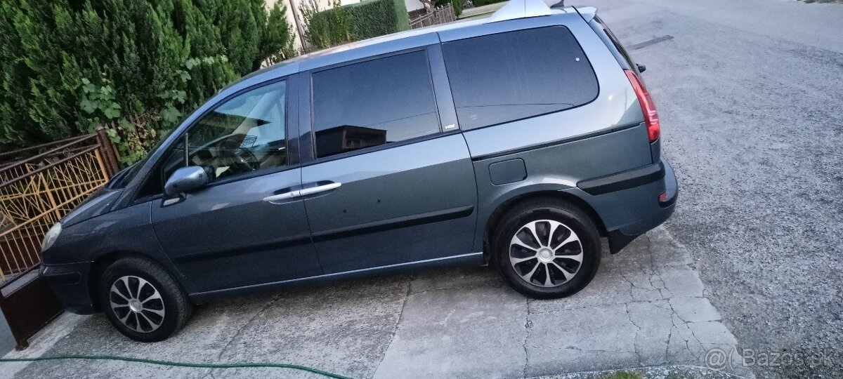 Predám Peugeot 807 2 l 88kw