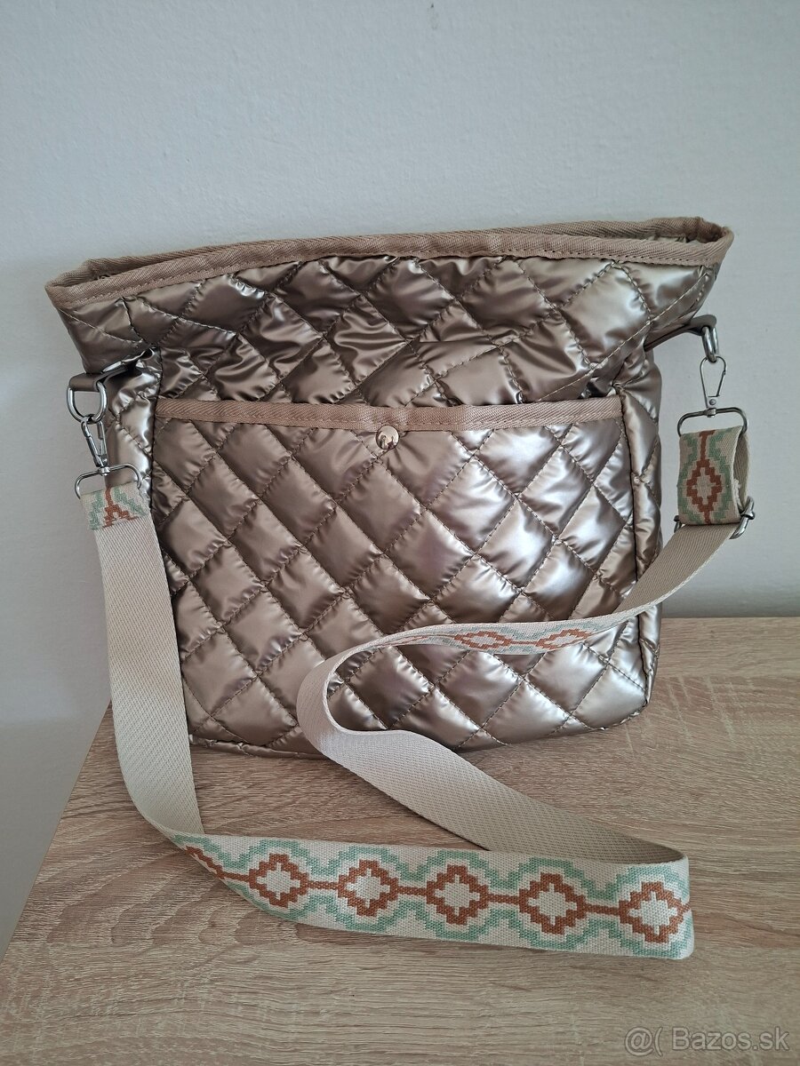 Crossbody kabelka.