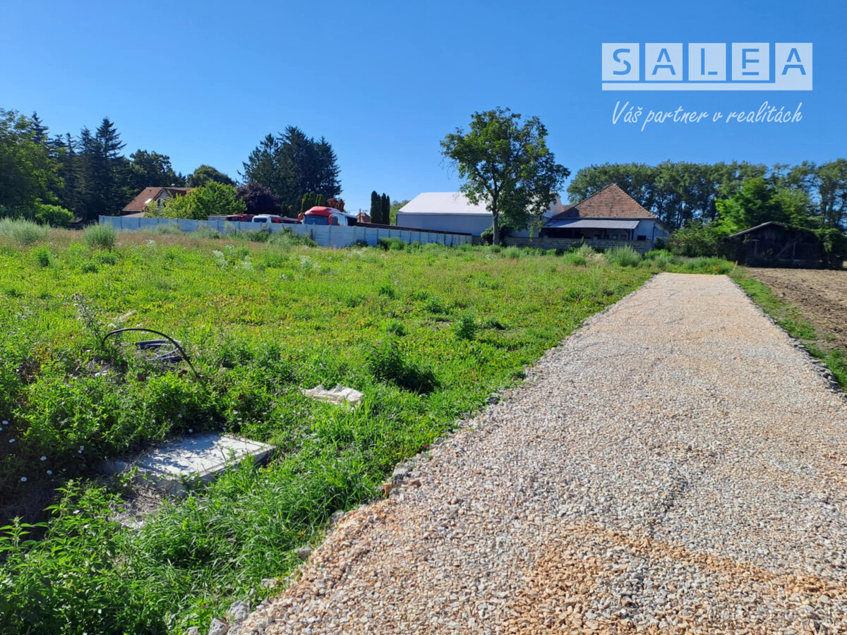 Stavebný pozemok, 716m2, IS siete, Hrušov okres Galanta
