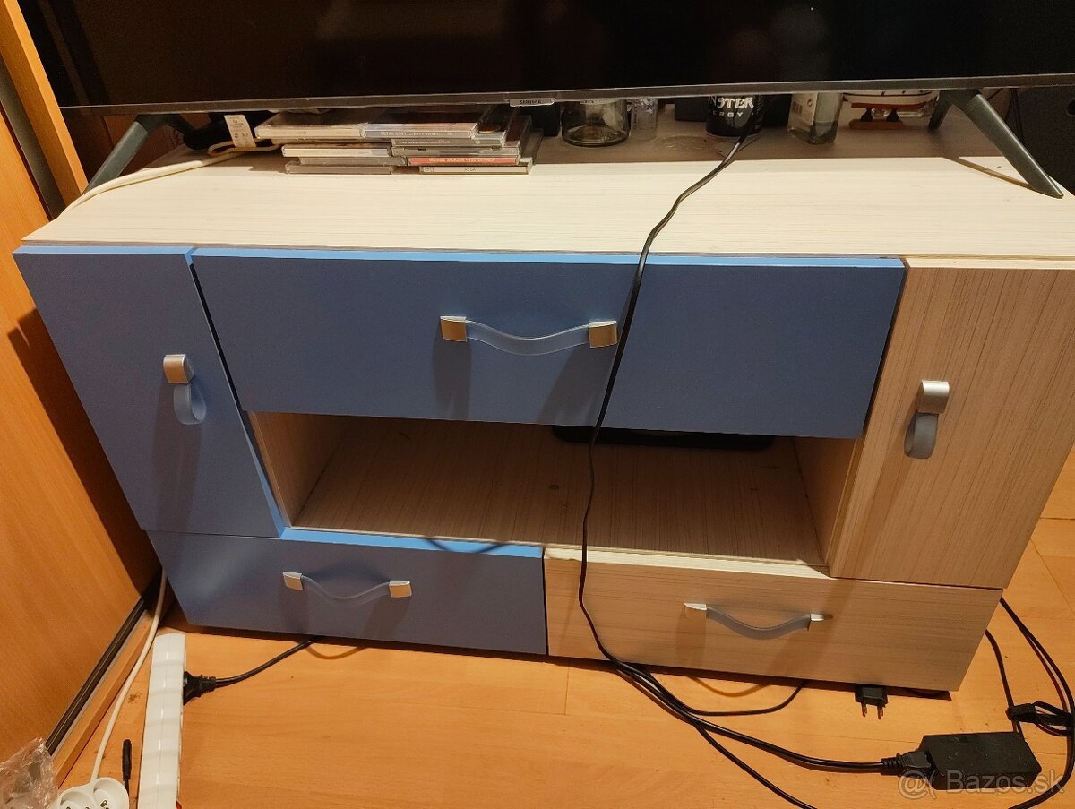 2 skrine +tv stolík