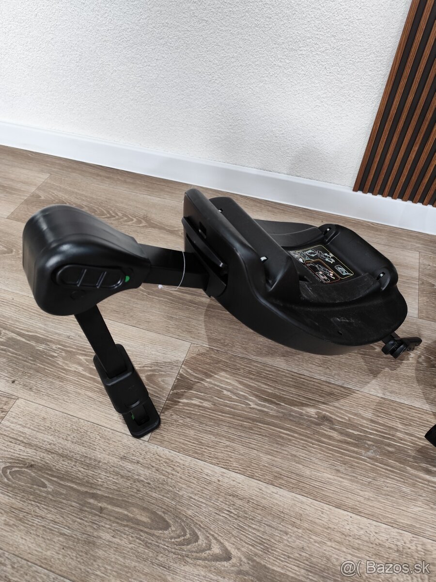 Predám Autosedačku/ Vajíčko + základňu ISOFIX