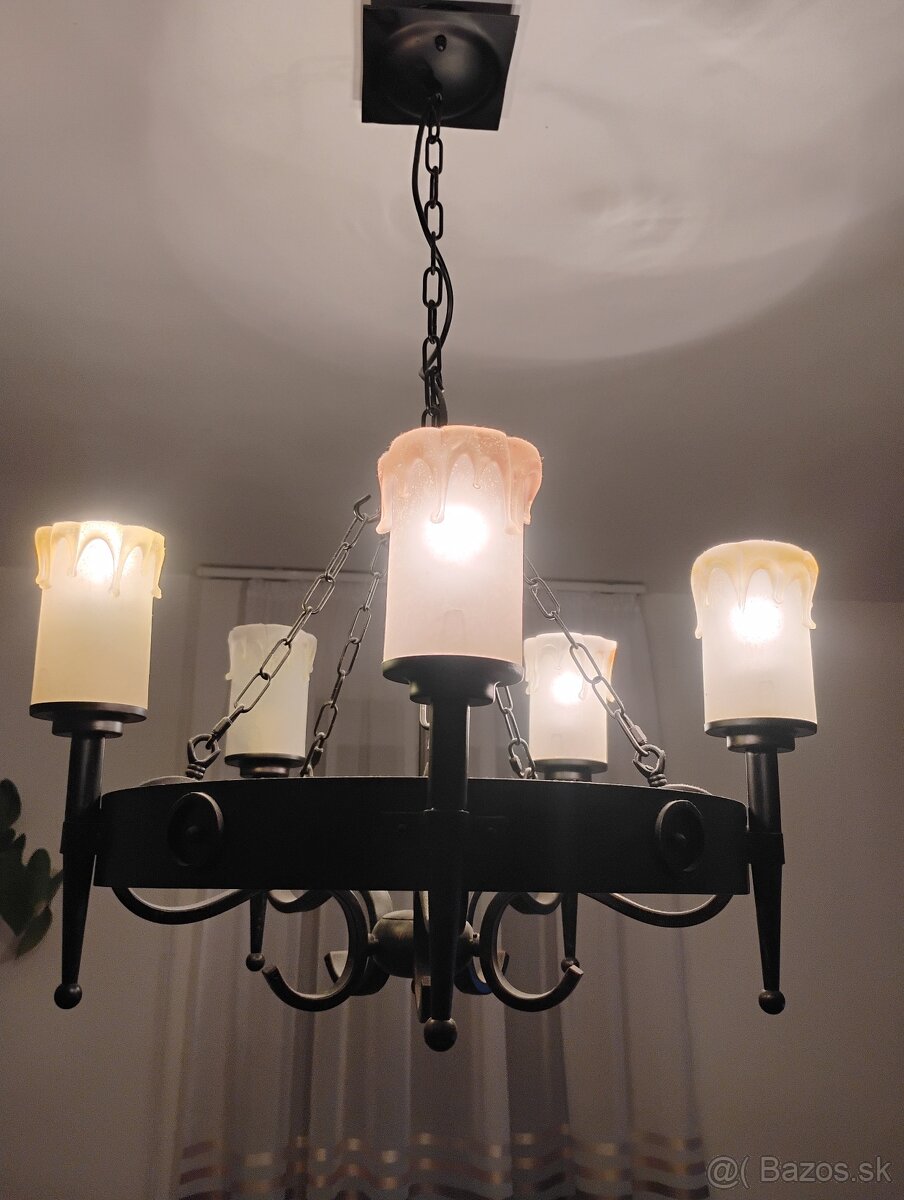 Predám závesný kovaný luster