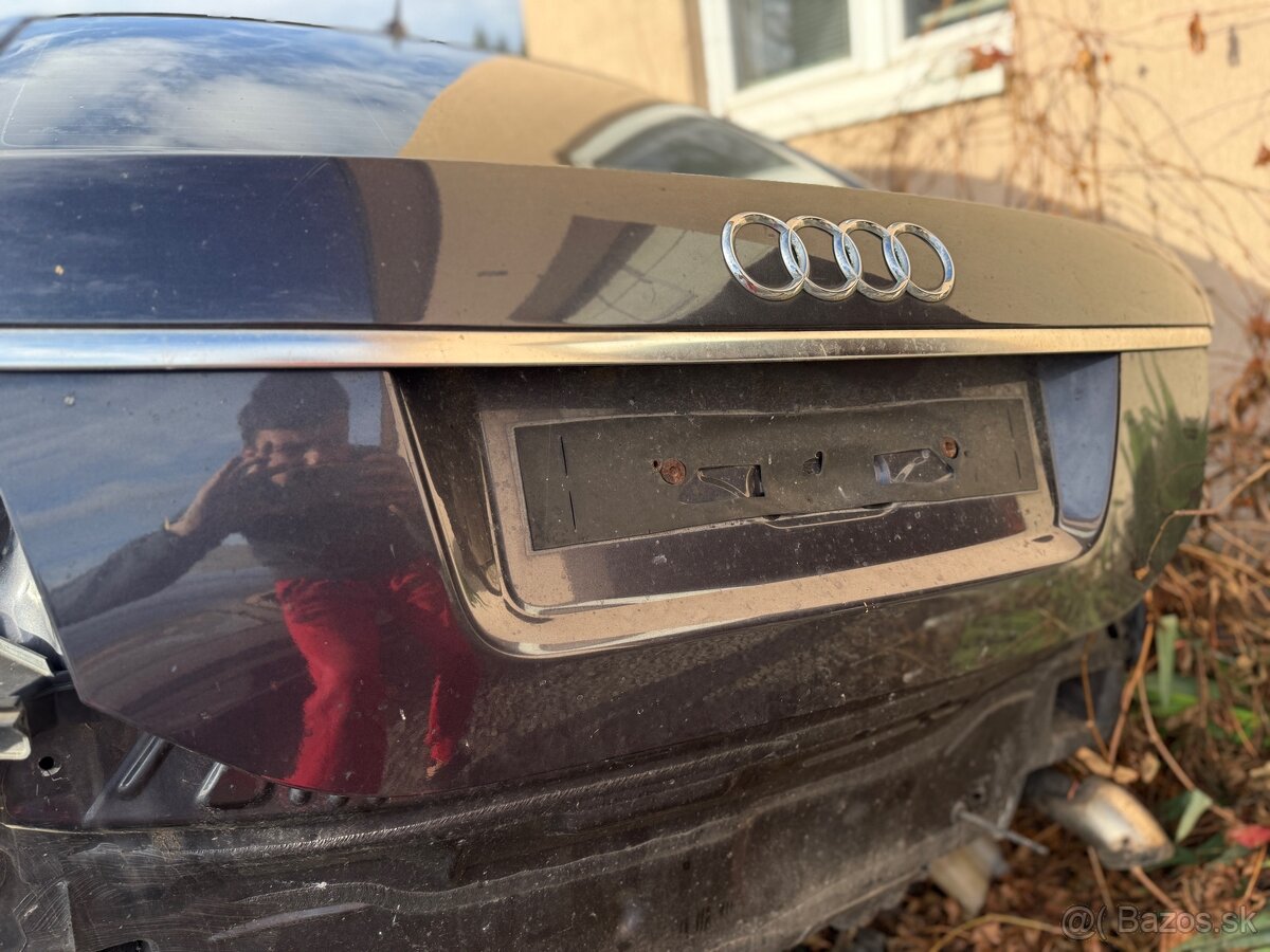Kufor veko Audi a6 c6 sedan LZ7Q