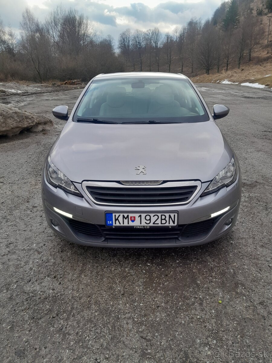 Peugeot 308 benzín