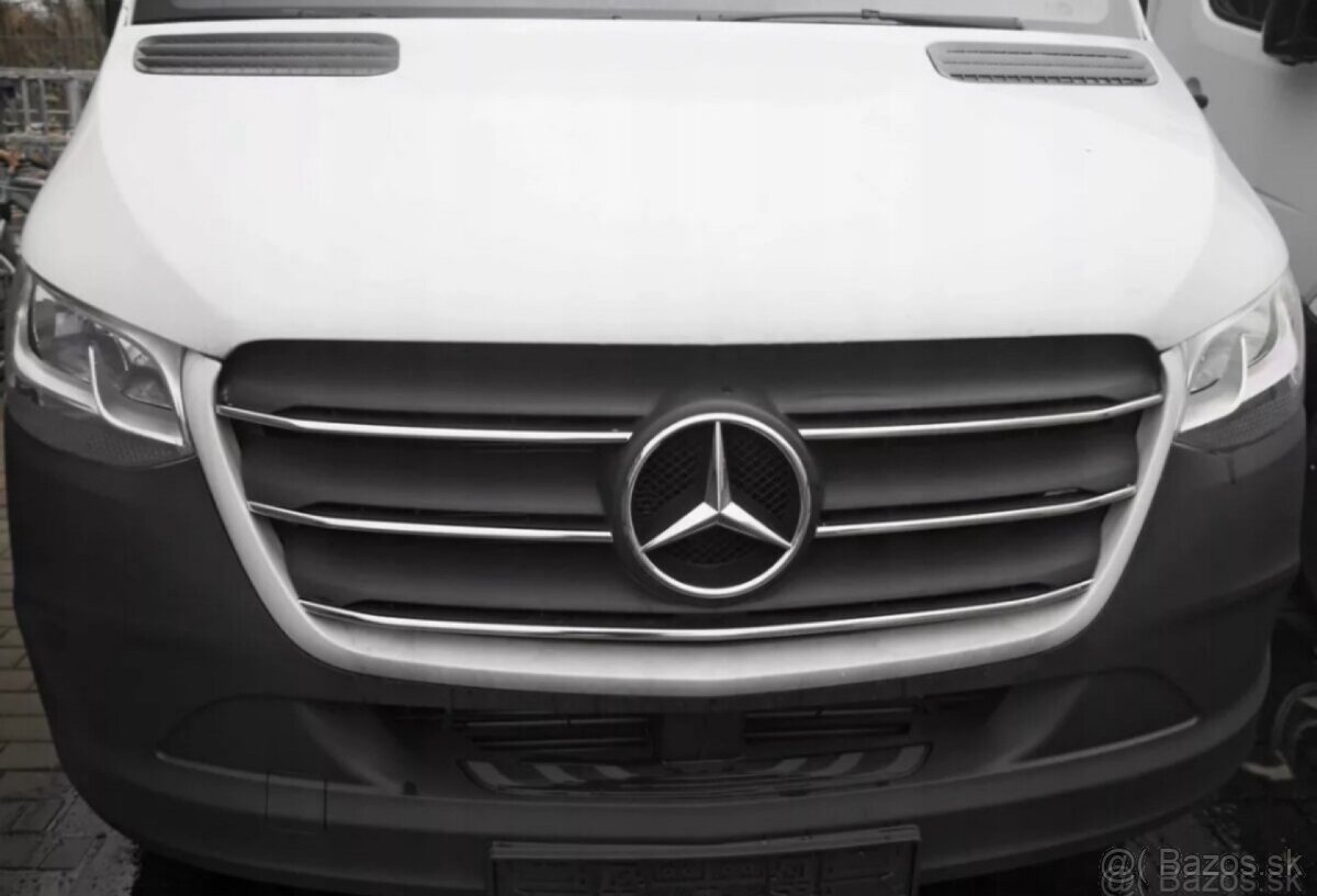 Mercedes Sprinter 2018- predám kapotu a svetlo