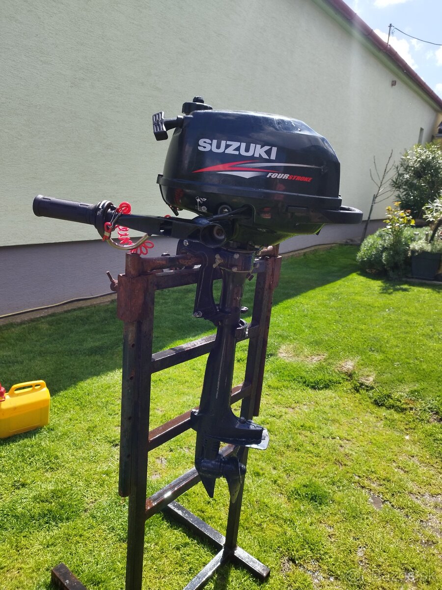 Závesný lodný motor Suzuki DF 2,5
