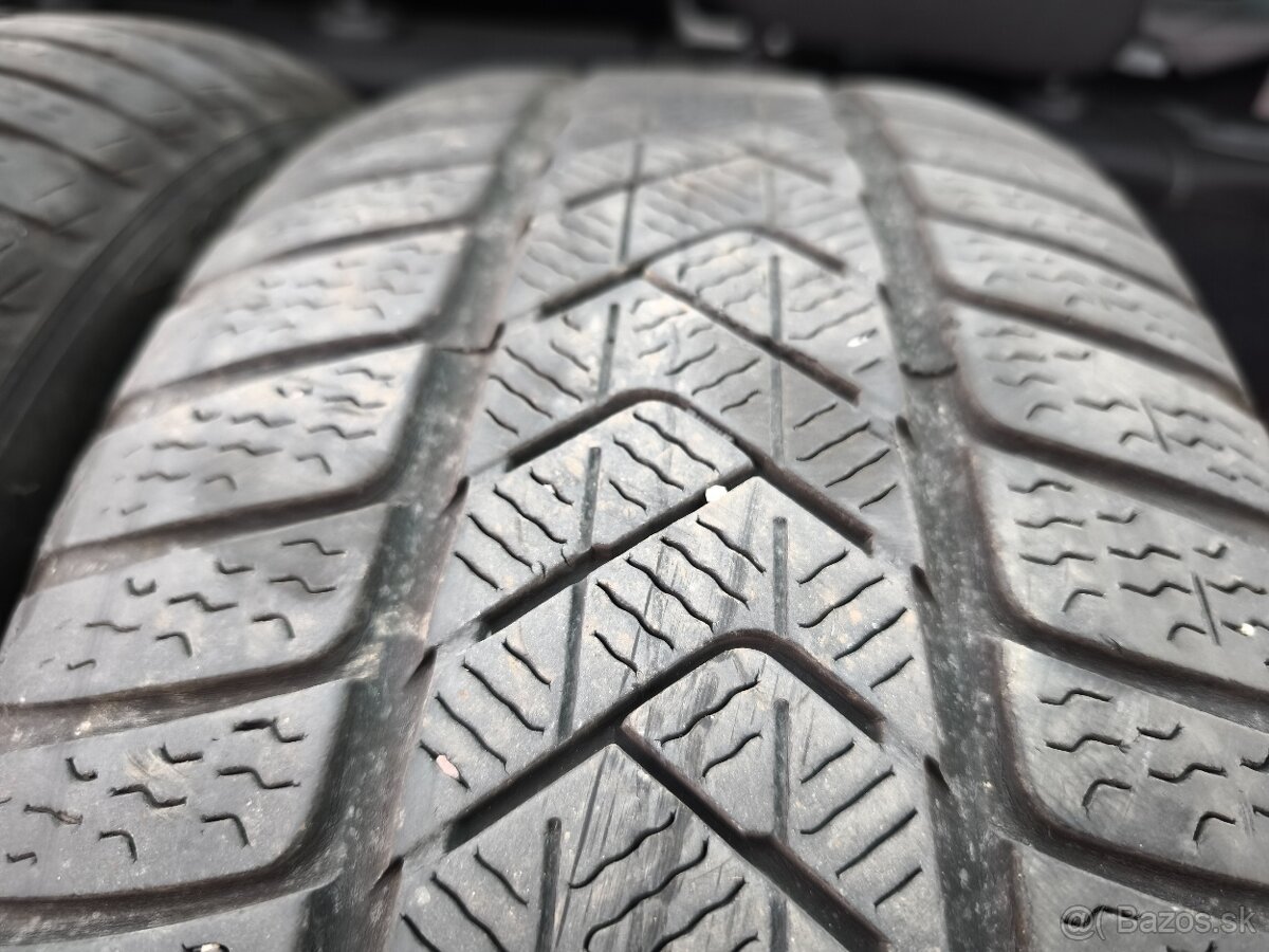 225/45 r18