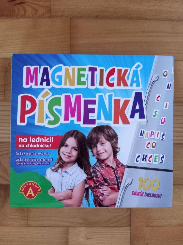 Magnetické písmenká na chladničku