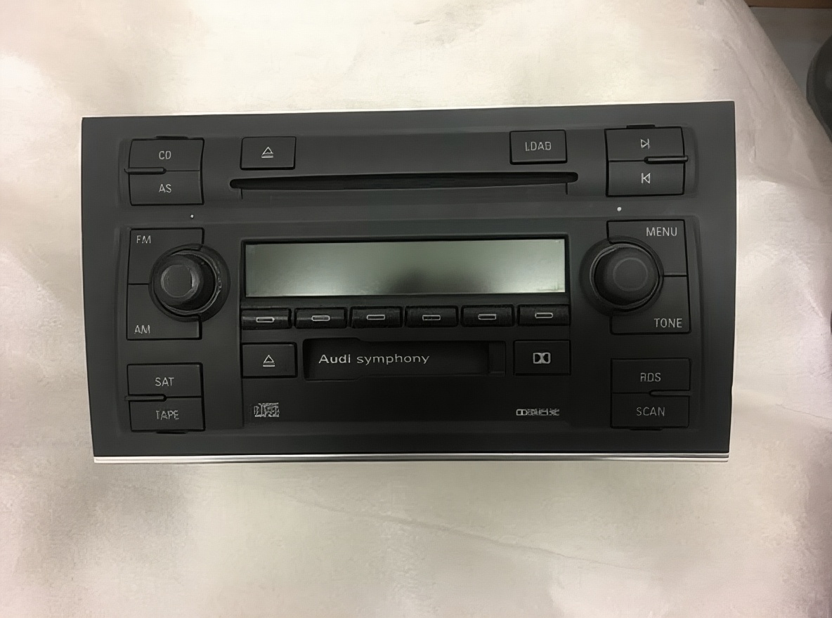 Rádio Audi A4/S4 B7 8E 8H