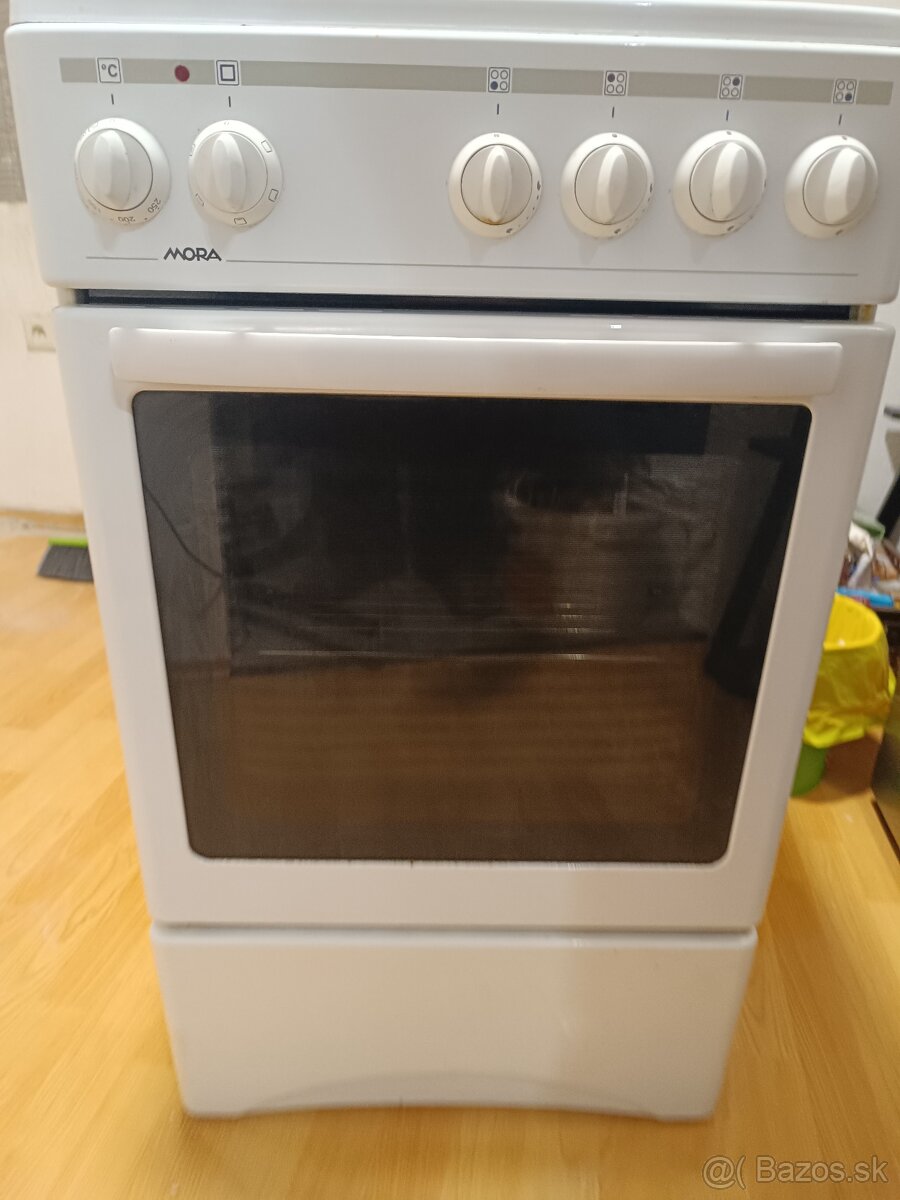 Sporák Mora