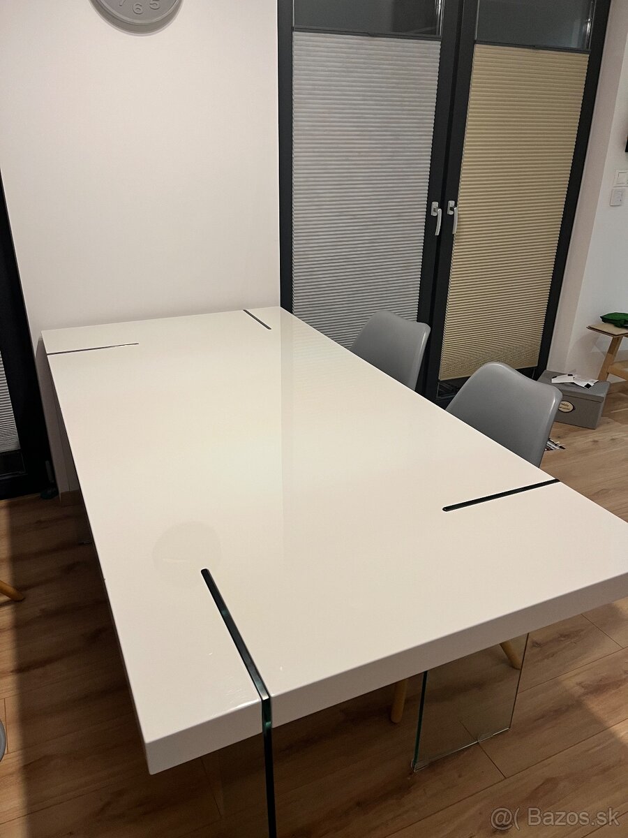 Jedalensky stol na predaj