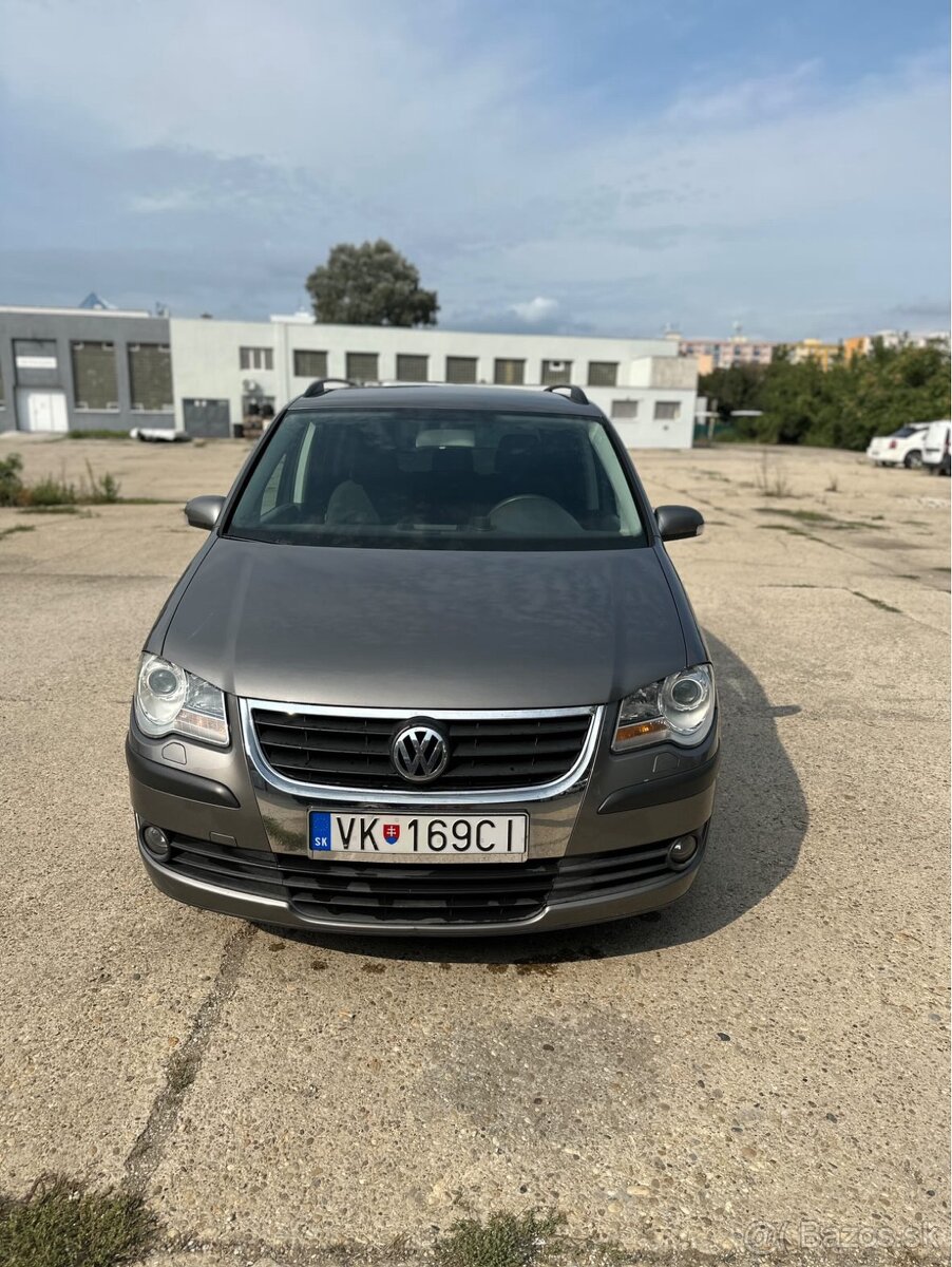 Volkswagen touran