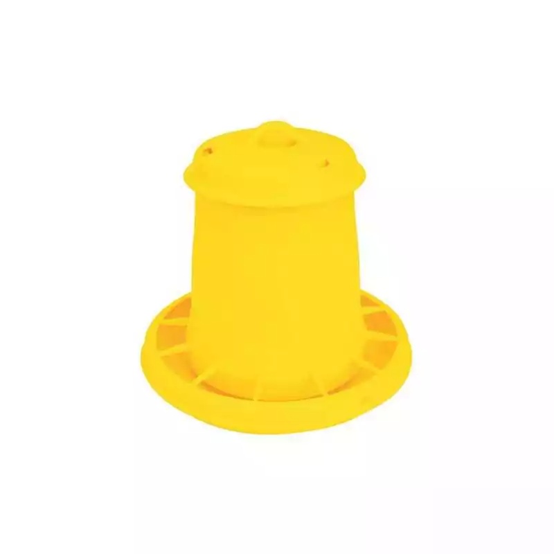 Krmný automat pre hydiny/sliepky