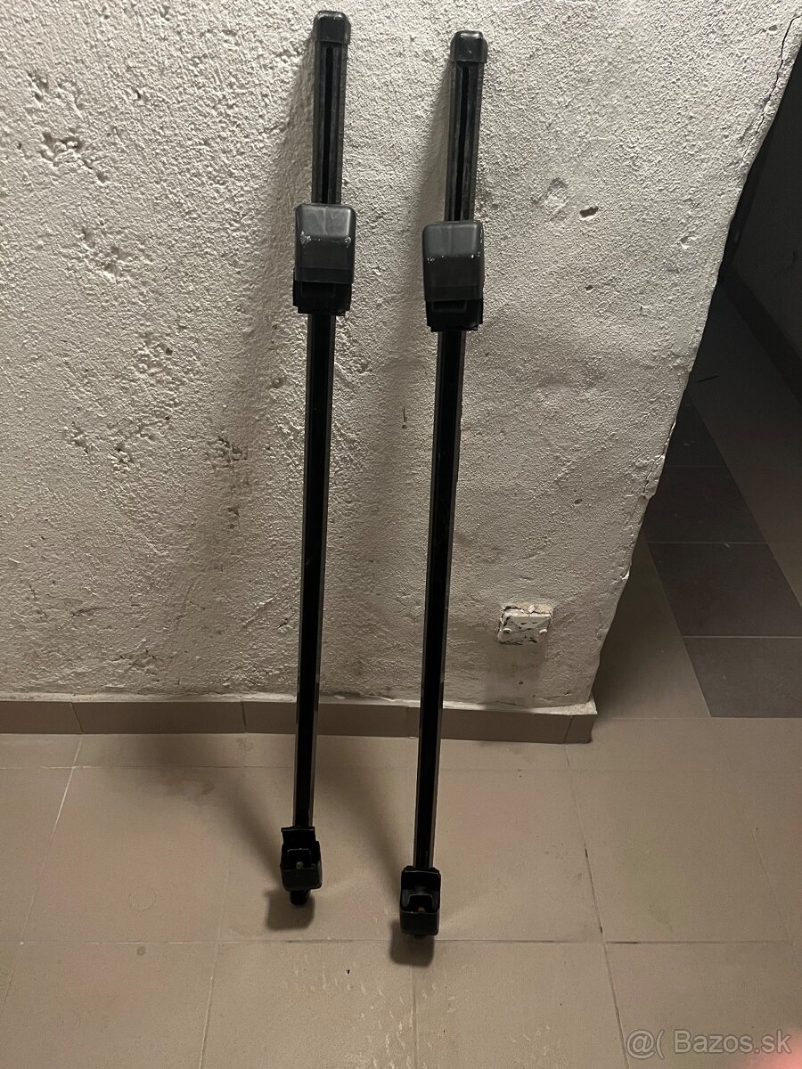 Univerzálny strešný nosič
