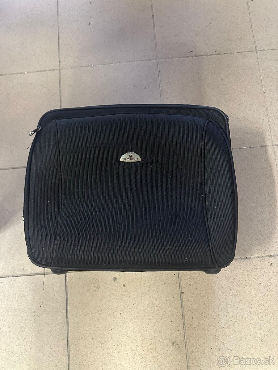 Kompaktný Samsonite kufrík s kódovým zámkom – 35 × 40 × 20 c