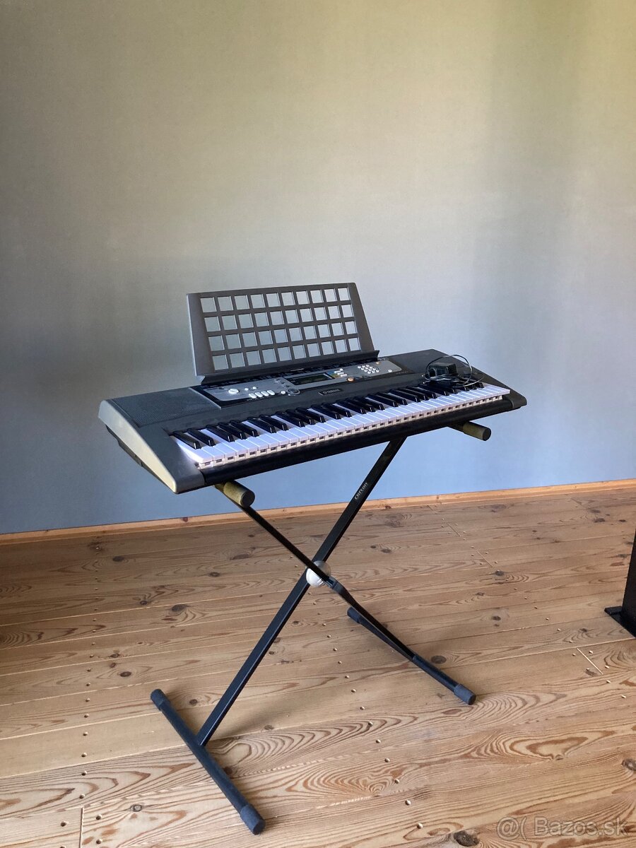 Klavír Yamaha EZ-200