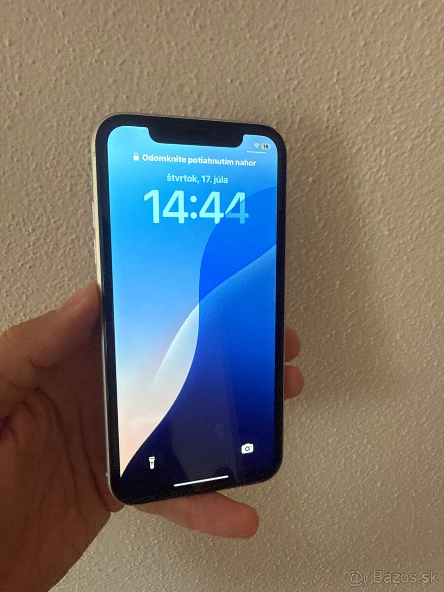 Predám iPhone 11 white 64GB