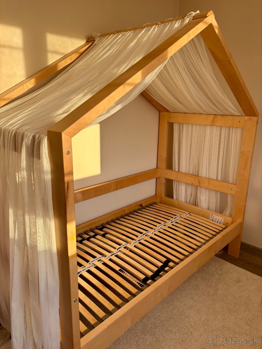 Krasna detská postel