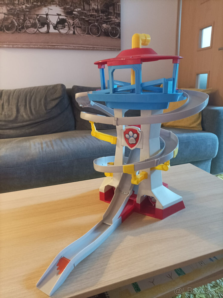 Hliadkovacia veža Spin Master Labková patrola Adventure