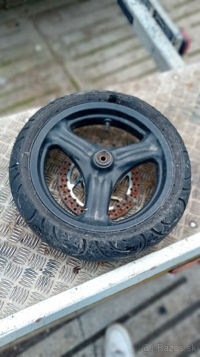 Predné koleso na motorku yamaha neos