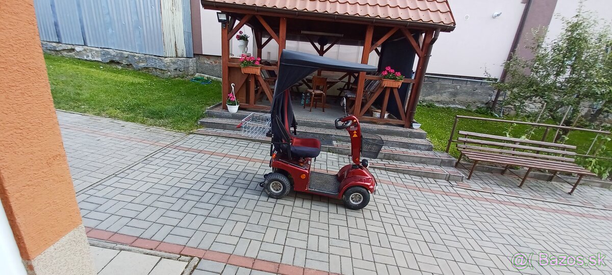 Elektrický vozík pre seniorov
