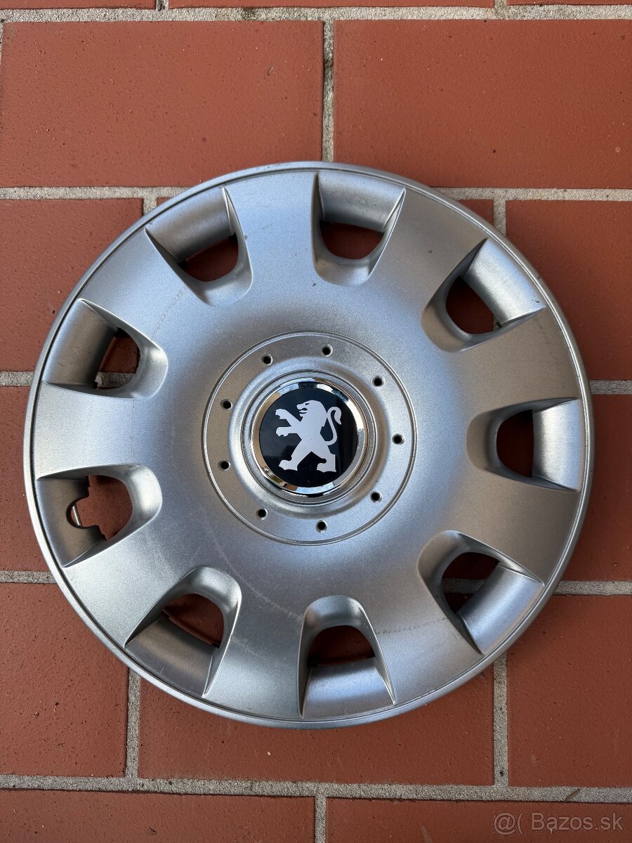 Predam orginal puklicu na Peugeot 14”