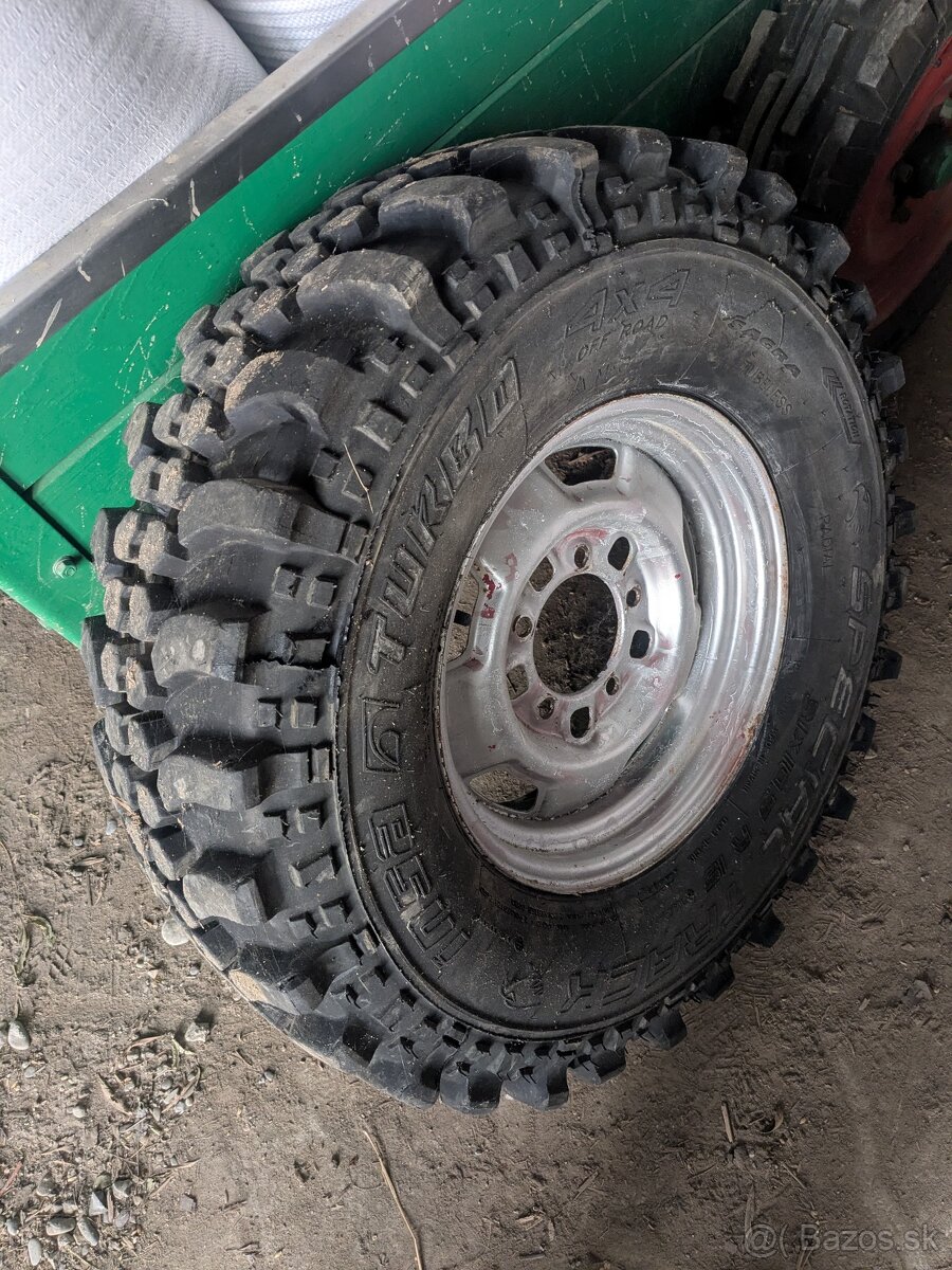 Predám pneu t3 265/75 r15