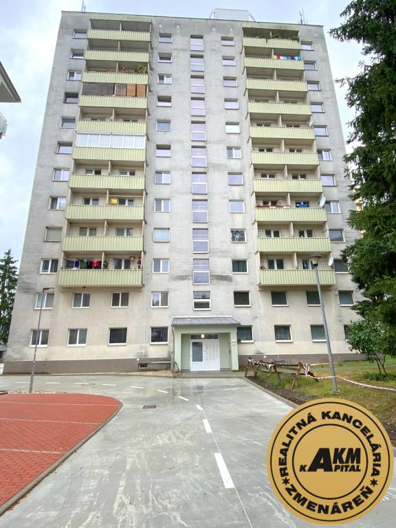 3 izbový byt na predaj, dva balkóny, Zvolen - Podborová