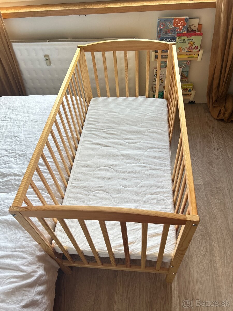 detská postielka + matrac a plachty
