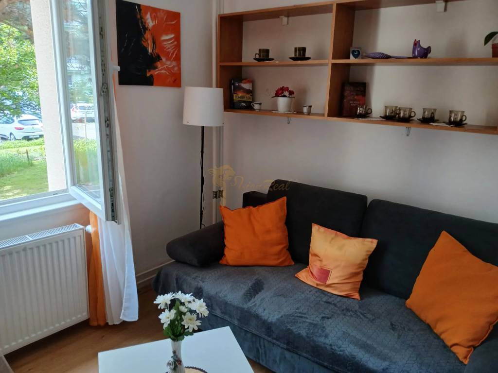 garzónka, Československých parašutistov, Nové Mesto