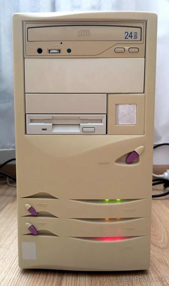 Predám Retro PC 486 DX 50MHz (32)