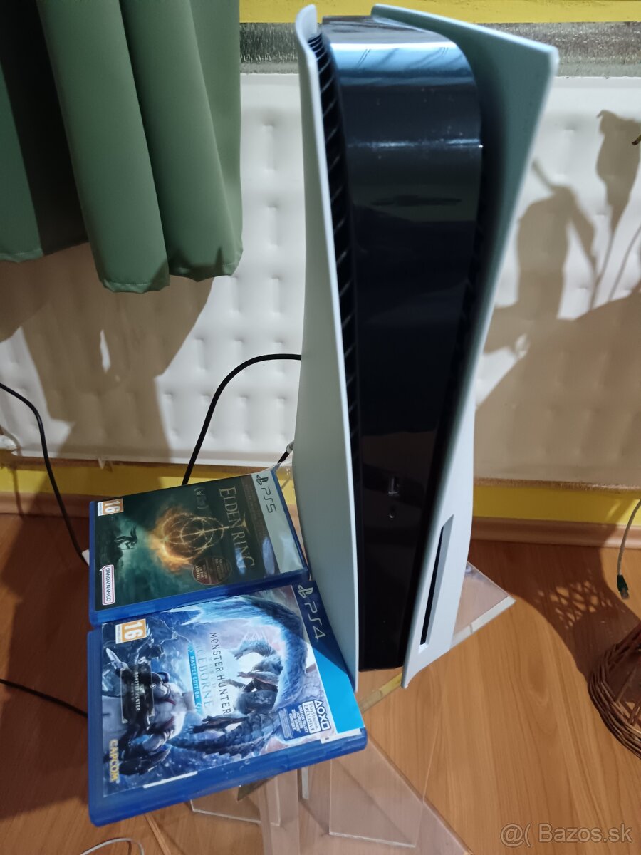 Predám playstation 5 aj dve hry 500 GB
