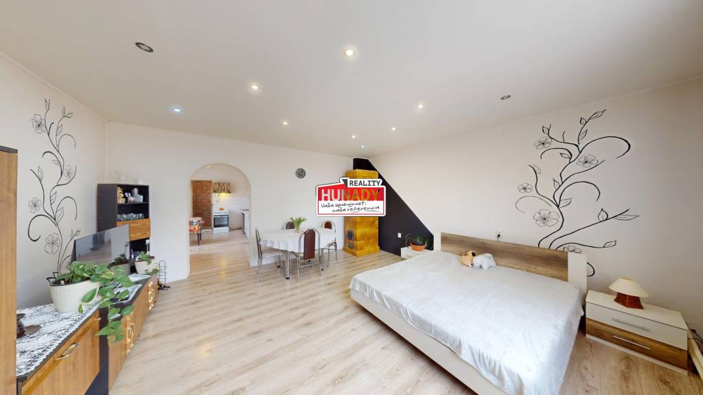 REZERVOVANÉ (1.189 m²) DOM S VEĽKÝM POZEMKOM