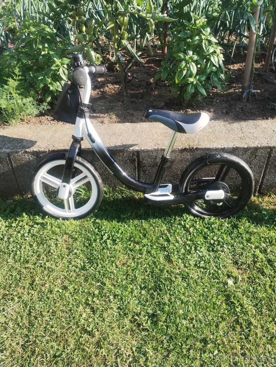 Kinderkraft odrážadlo