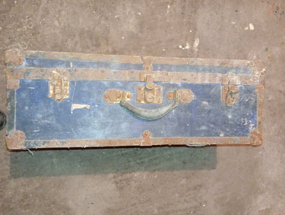 Predám pekný lodný kufor,drevený,okovaný,nálezový stav