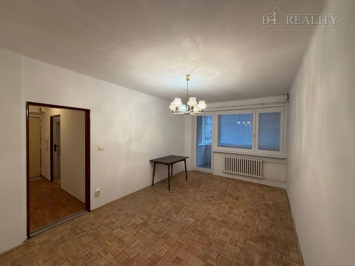 3 izbový tehlový byt, 72 m2 + presklená lodžia a balkón, vla