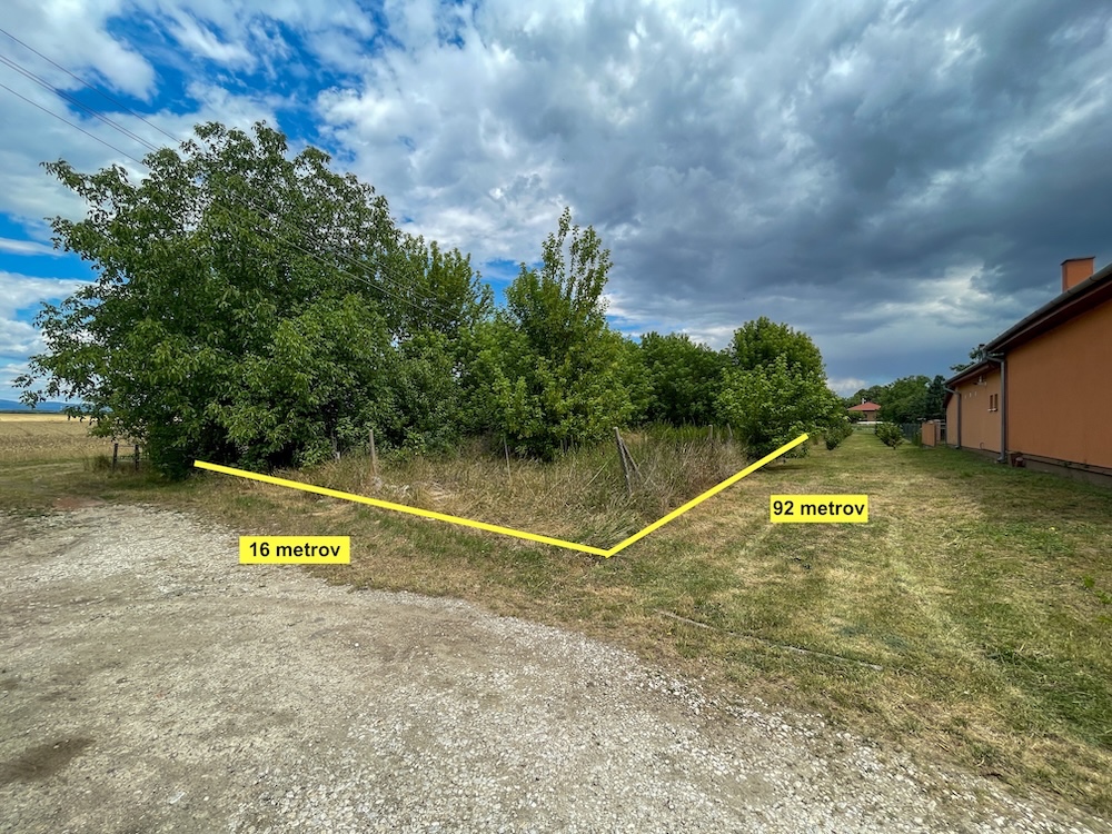 Investičný pozemok na predaj, Vráble, časť Horný Ohaj