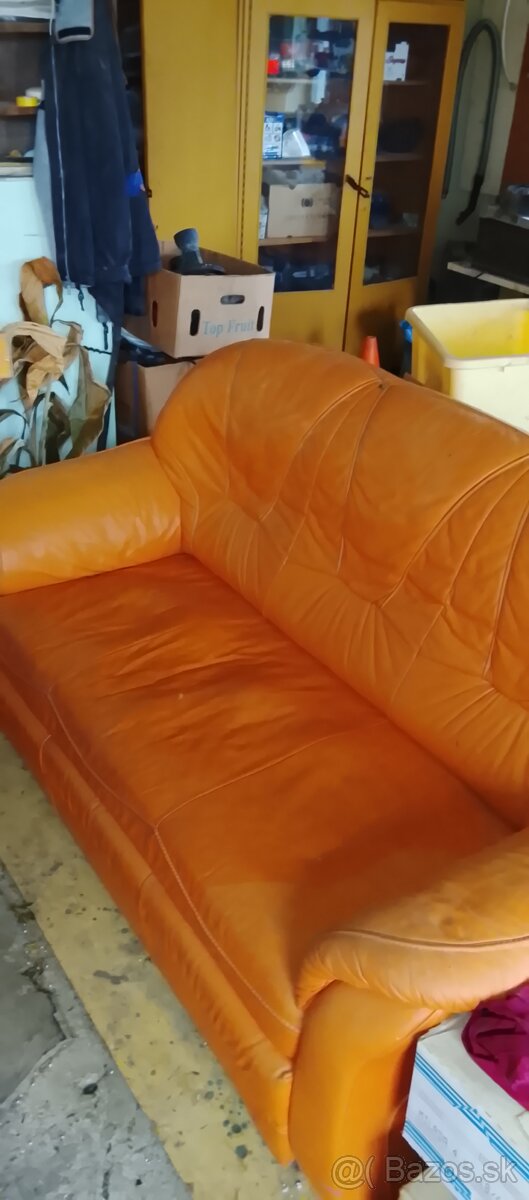 PONÚKAM NA PREDAJ GAUČ.