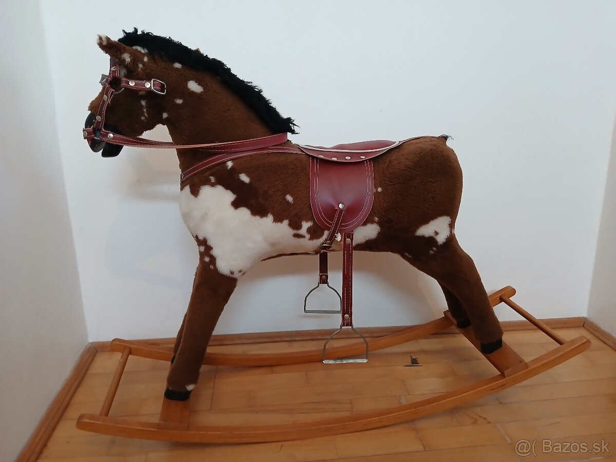 Predám hojdacieho koníka, Košice