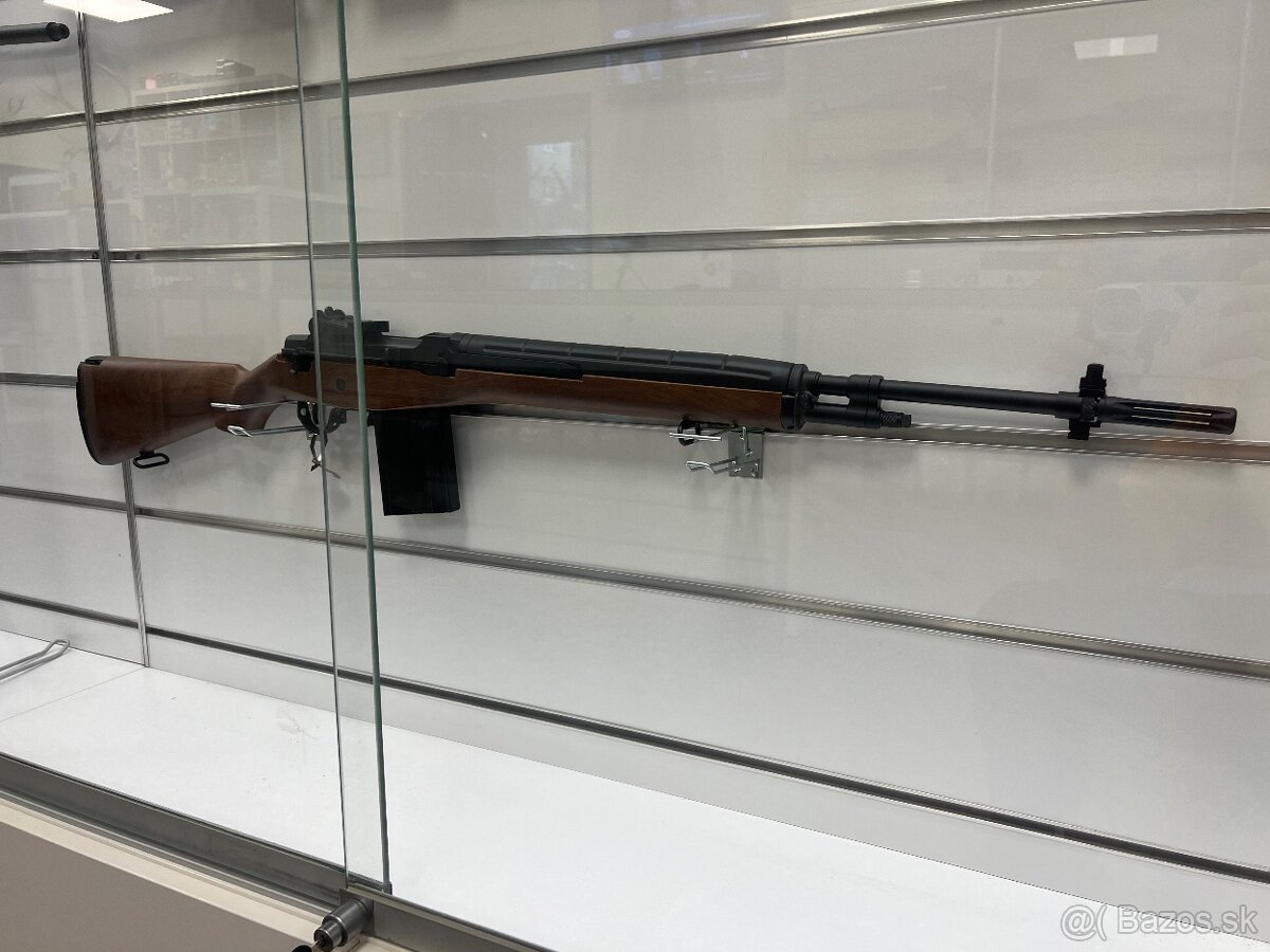 Airsoftová zbraň M14