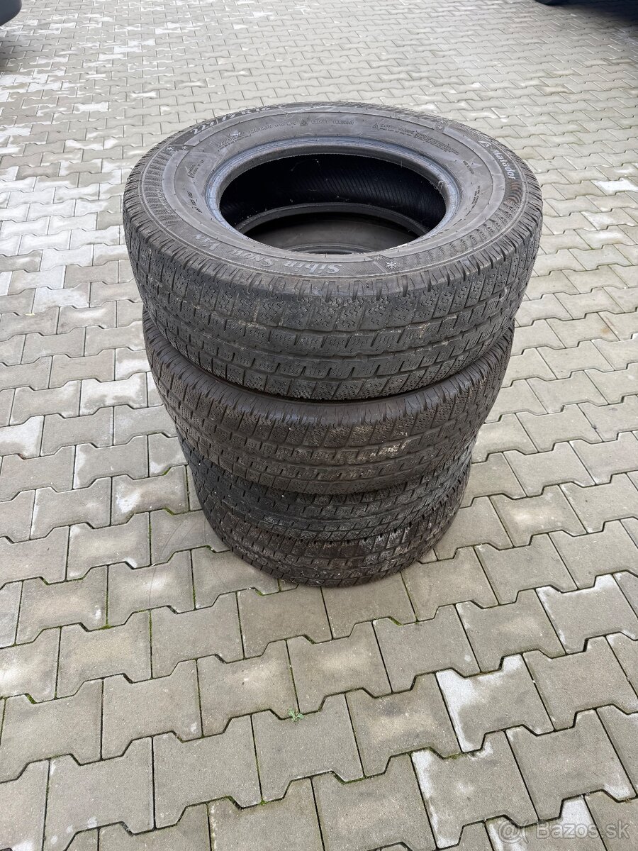 Predám zimné gumy 225/75r16 C 4ks