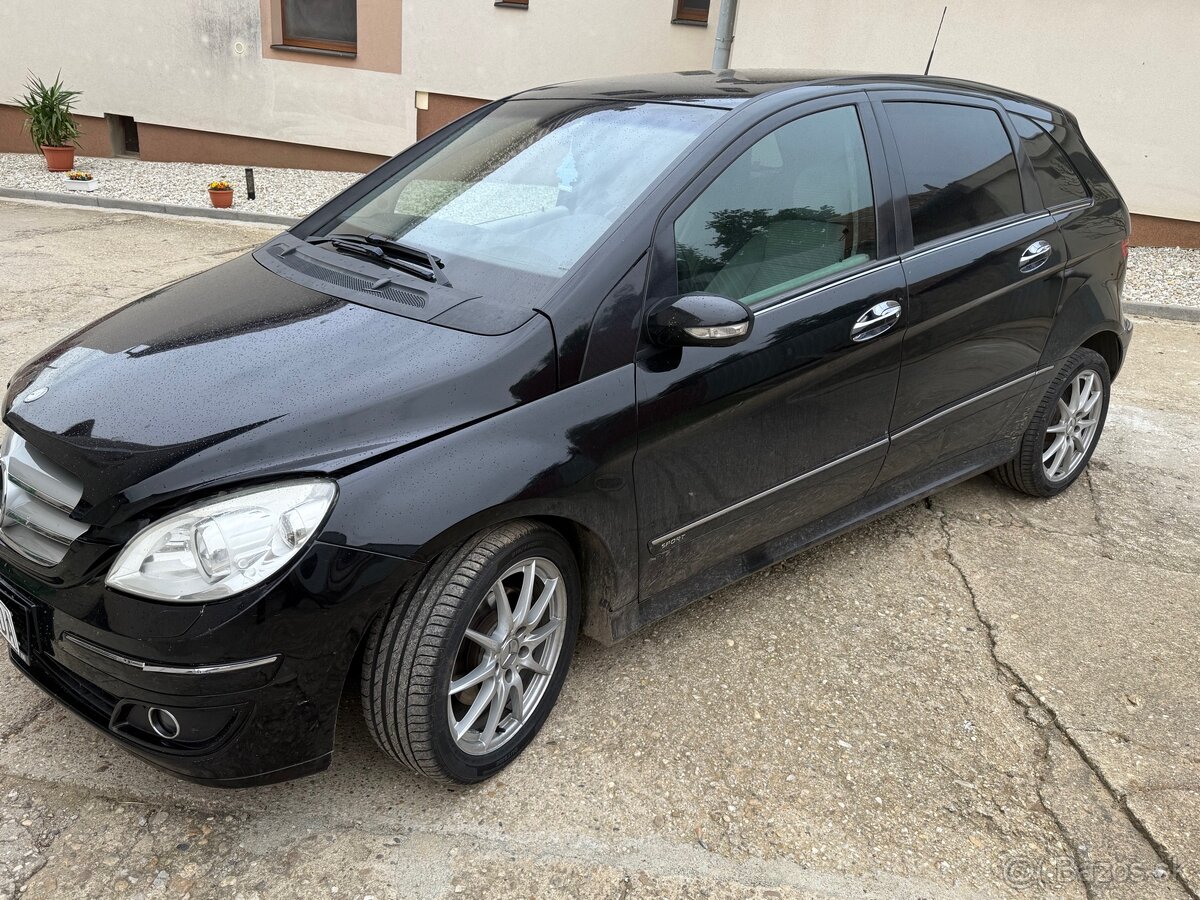 Predám Mercedes Benz B200