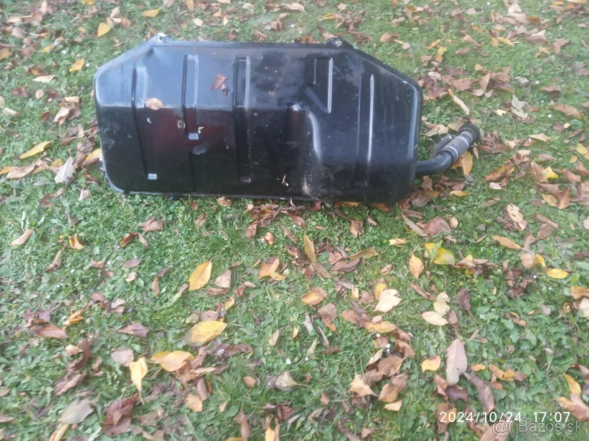 Predam nádrž lada niva