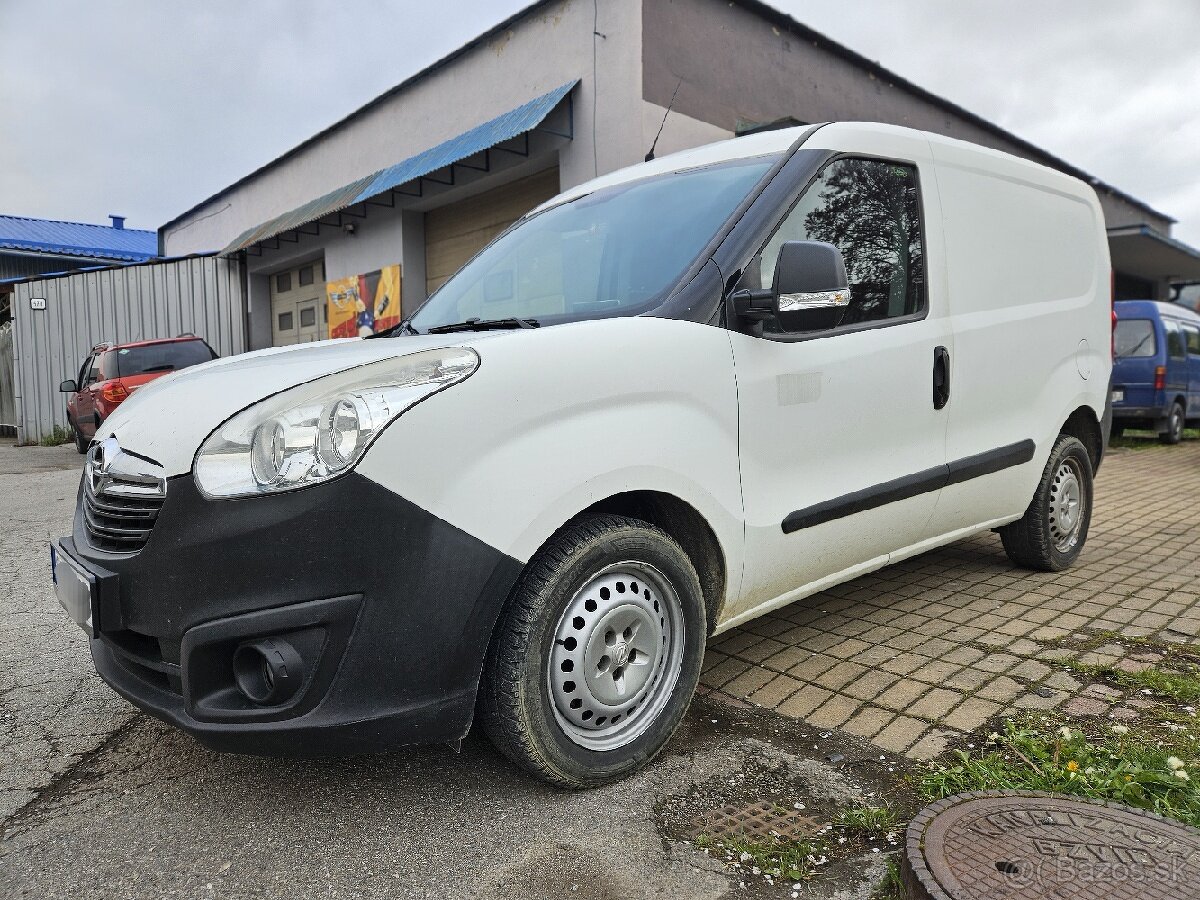 Opel combo L1,1.3D,66kw,r.v.11/2015,182t.km,odp.DPH