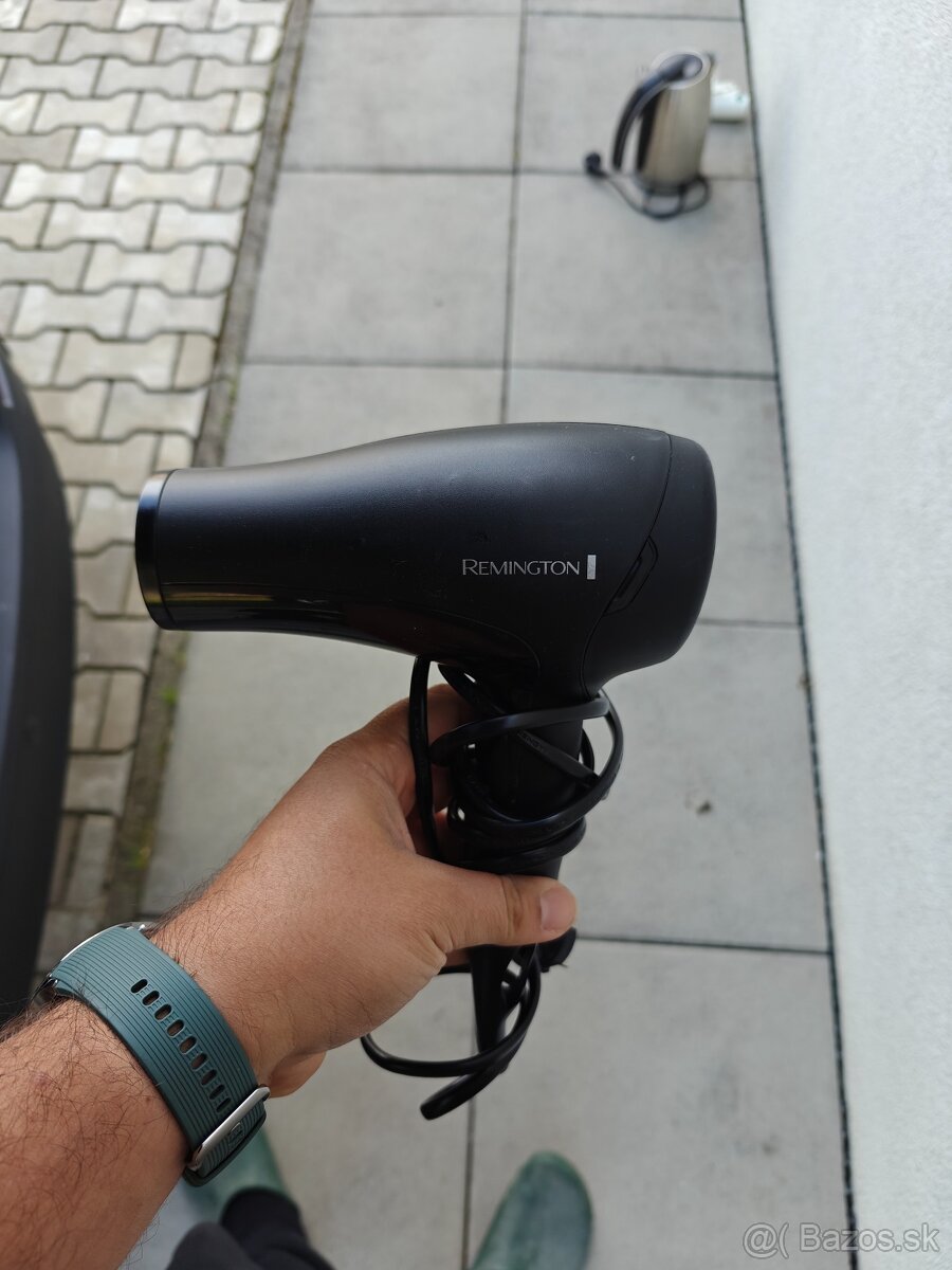 Remington fén na vlasy