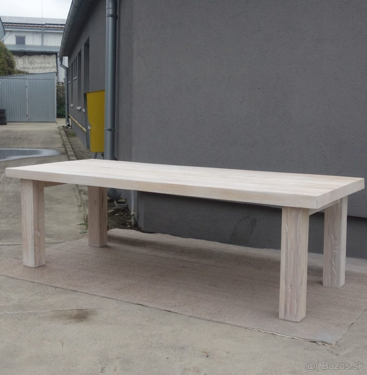 Stôl jedálenský – 75 x 240 x 101 cm ( v+ d + š ) .