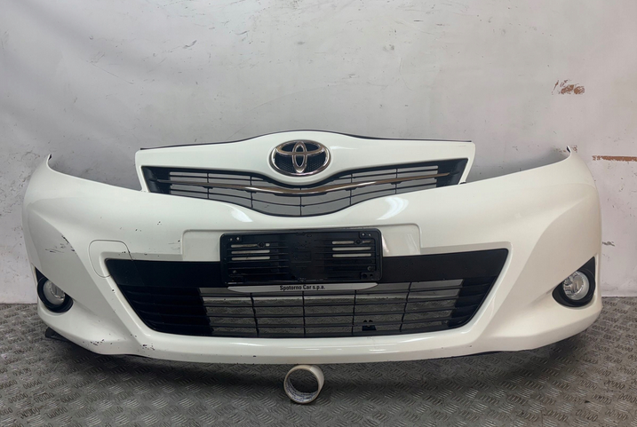 Toyota Yaris III 3 2011-2014 predný nárazník