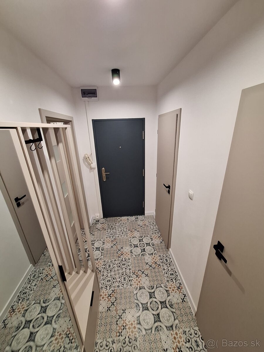 Prenájom 1 izbového bytu na sídlisku Západ 1 - Rezervovaný