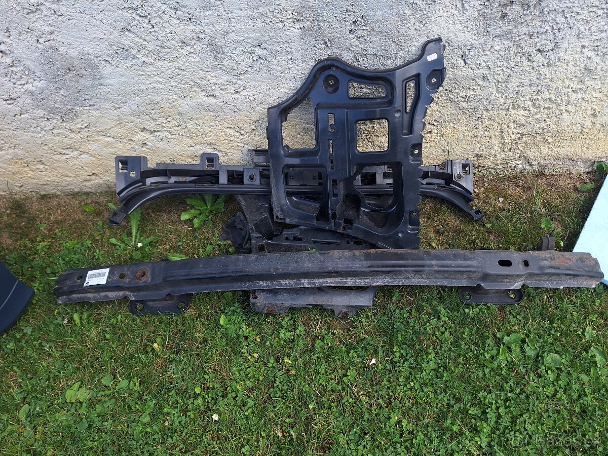 Bmw e90 lci vystuhazadneho nárazníka